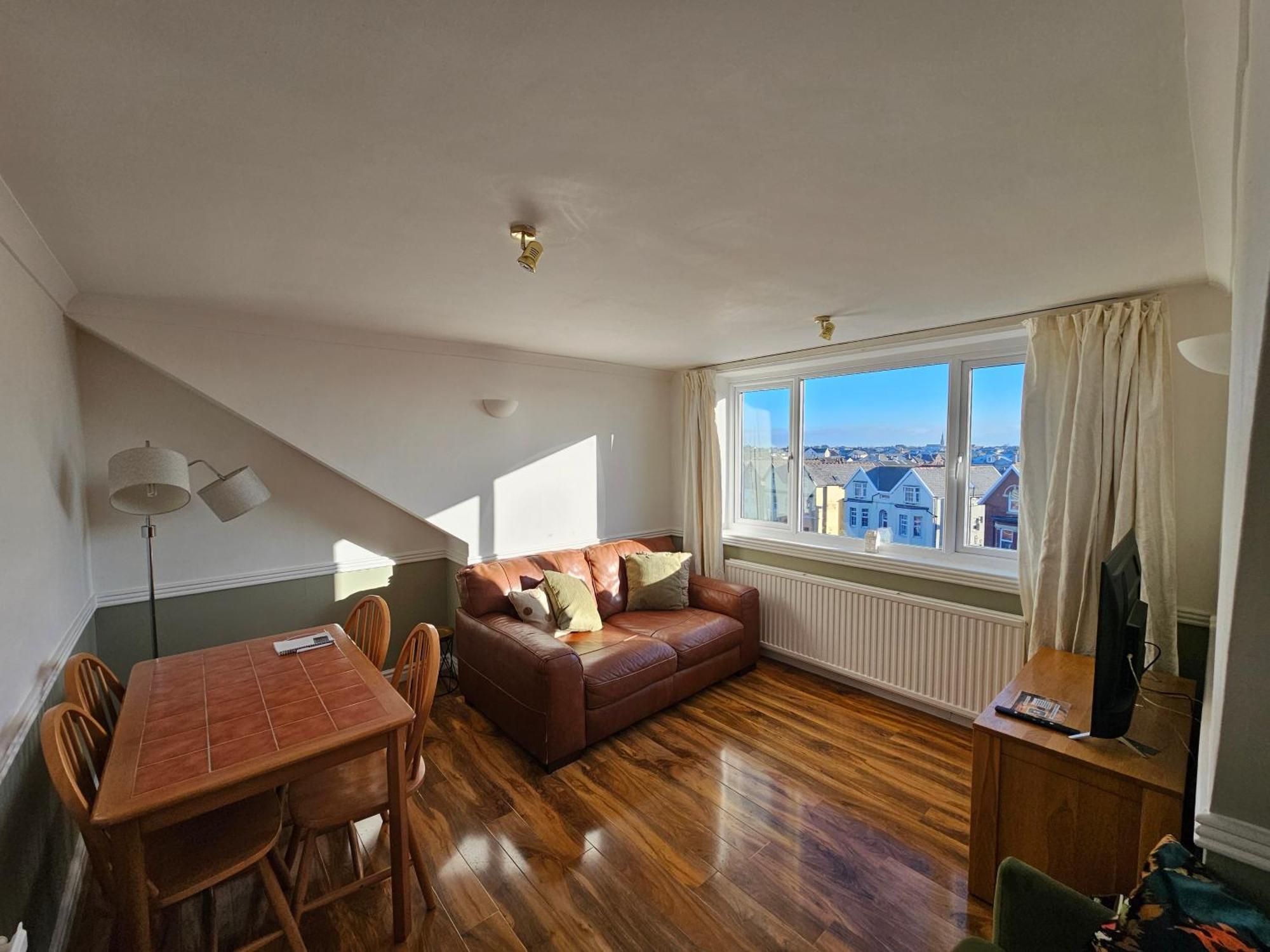 2 Bed Apartment Lakeside On The Promenade Southport Exteriér fotografie