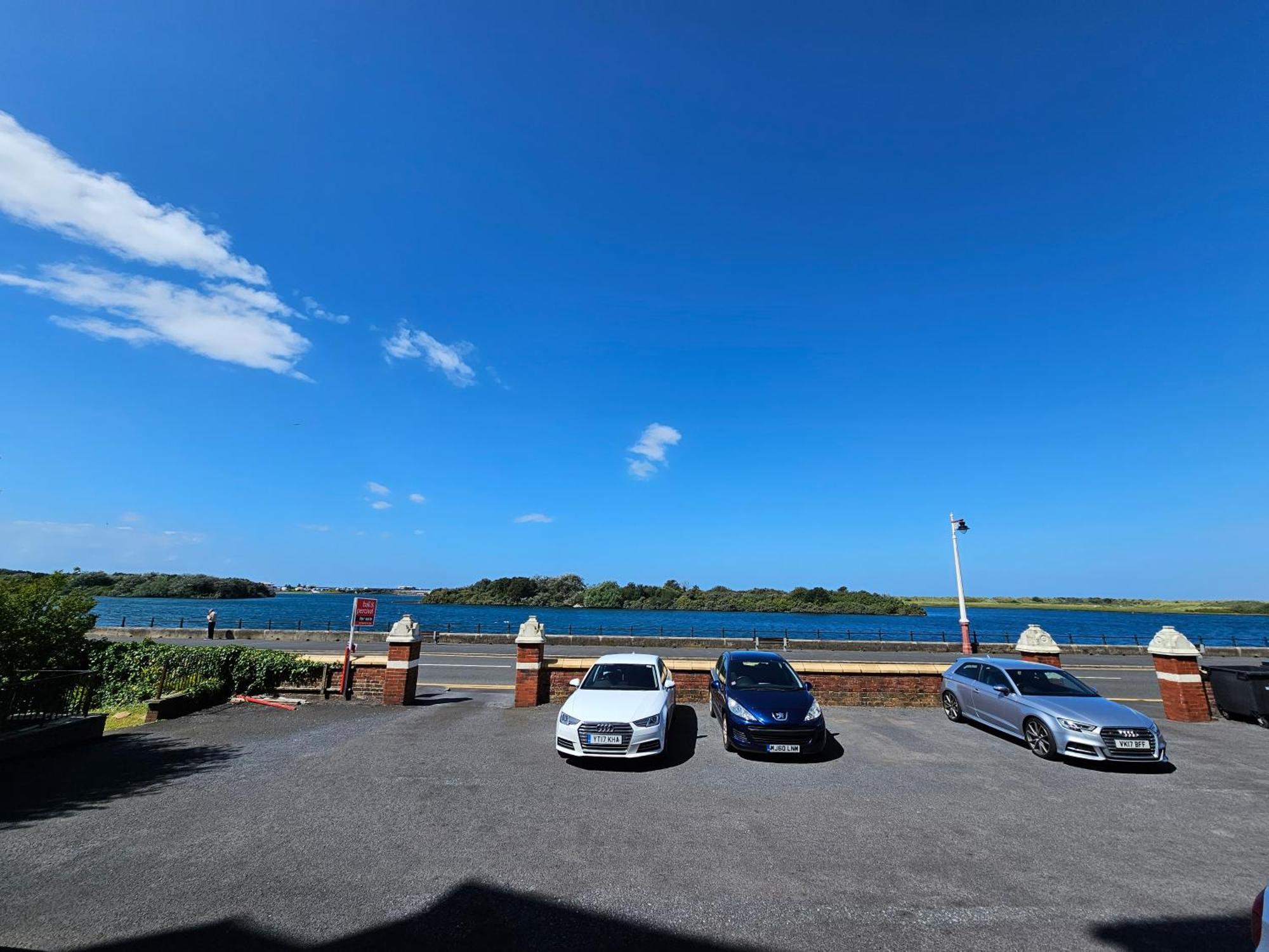 2 Bed Apartment Lakeside On The Promenade Southport Exteriér fotografie